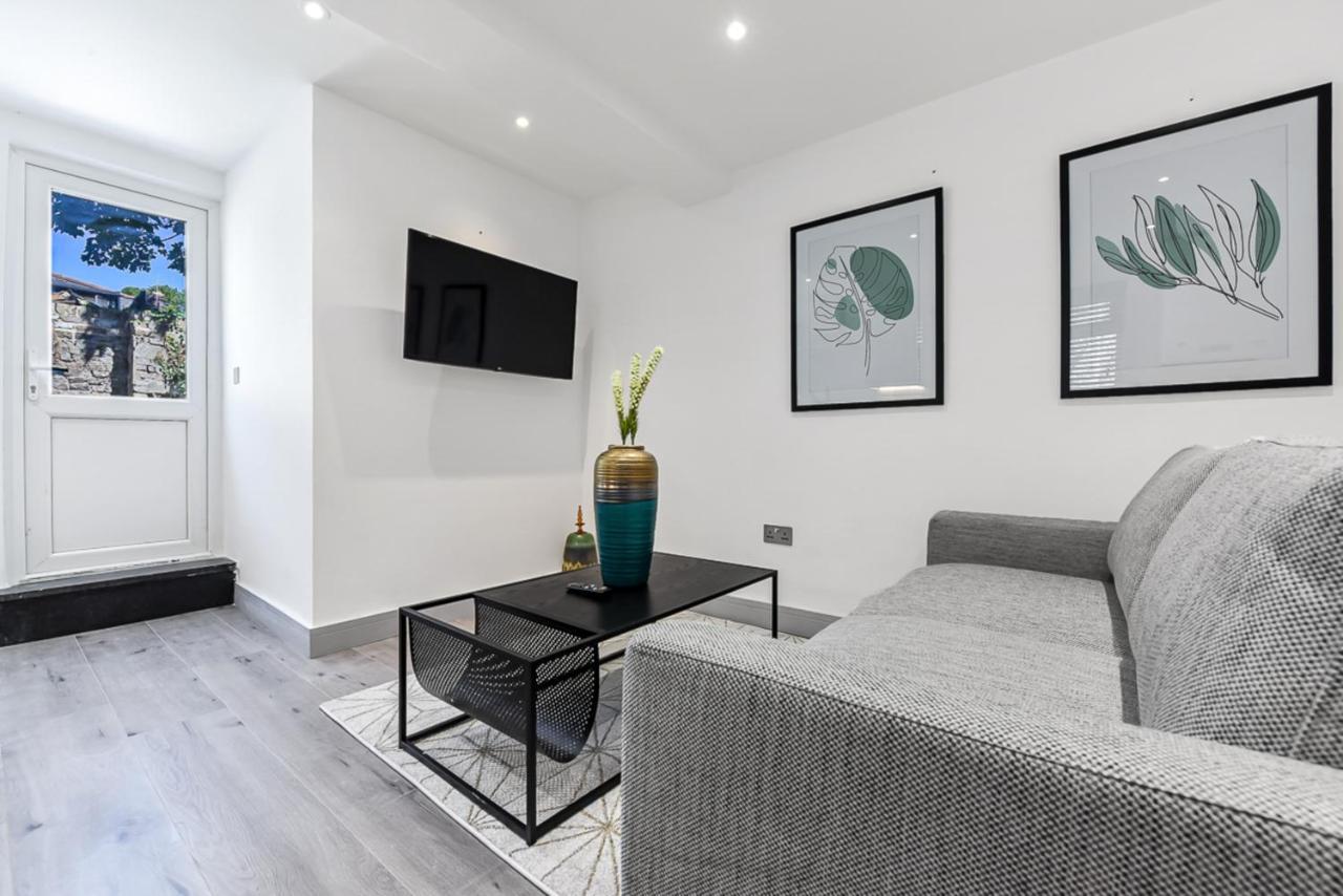 Lovely 2 Bedroom Apartment In Greater Лондон Екстер'єр фото